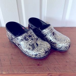 Women’s Sanita Clogs